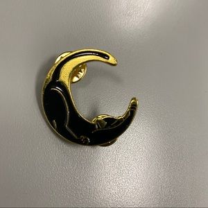 Gold tone cat enamel pin